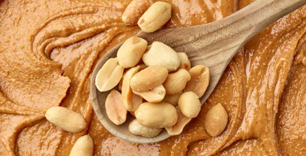 کره بادام زمینی خانگی با یه قاشق بادام زمینی